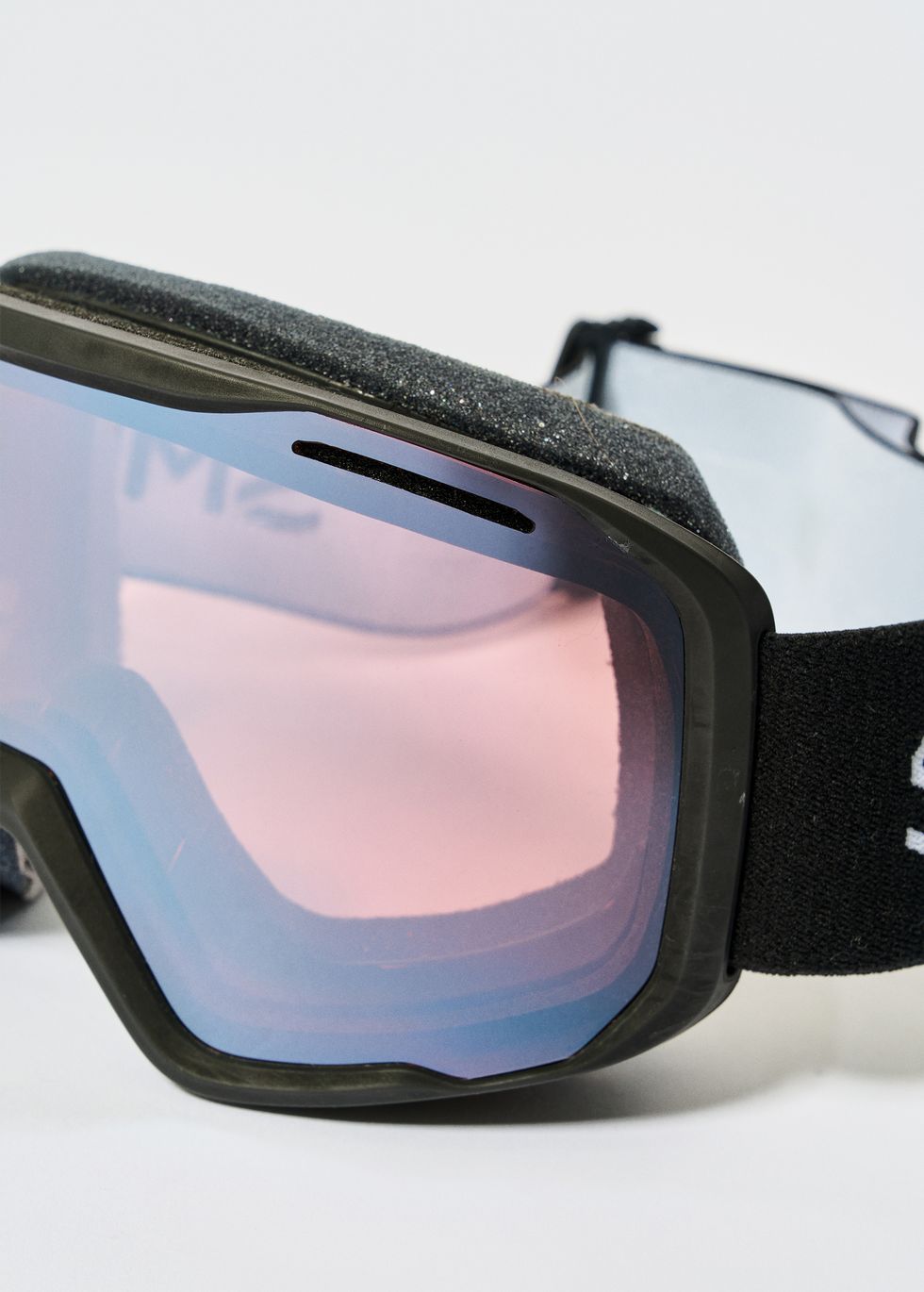 Smith Squad Black / ChromaPop Pro Photochromic Red Mirror Goggles