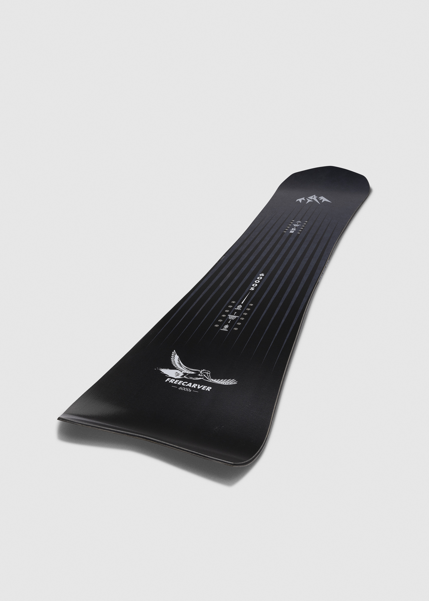 jones carbon fiber snowboard Flagship 2017 This advanced design creates a natural lift in the nose and tail of the board Jones Freecarver 9000S