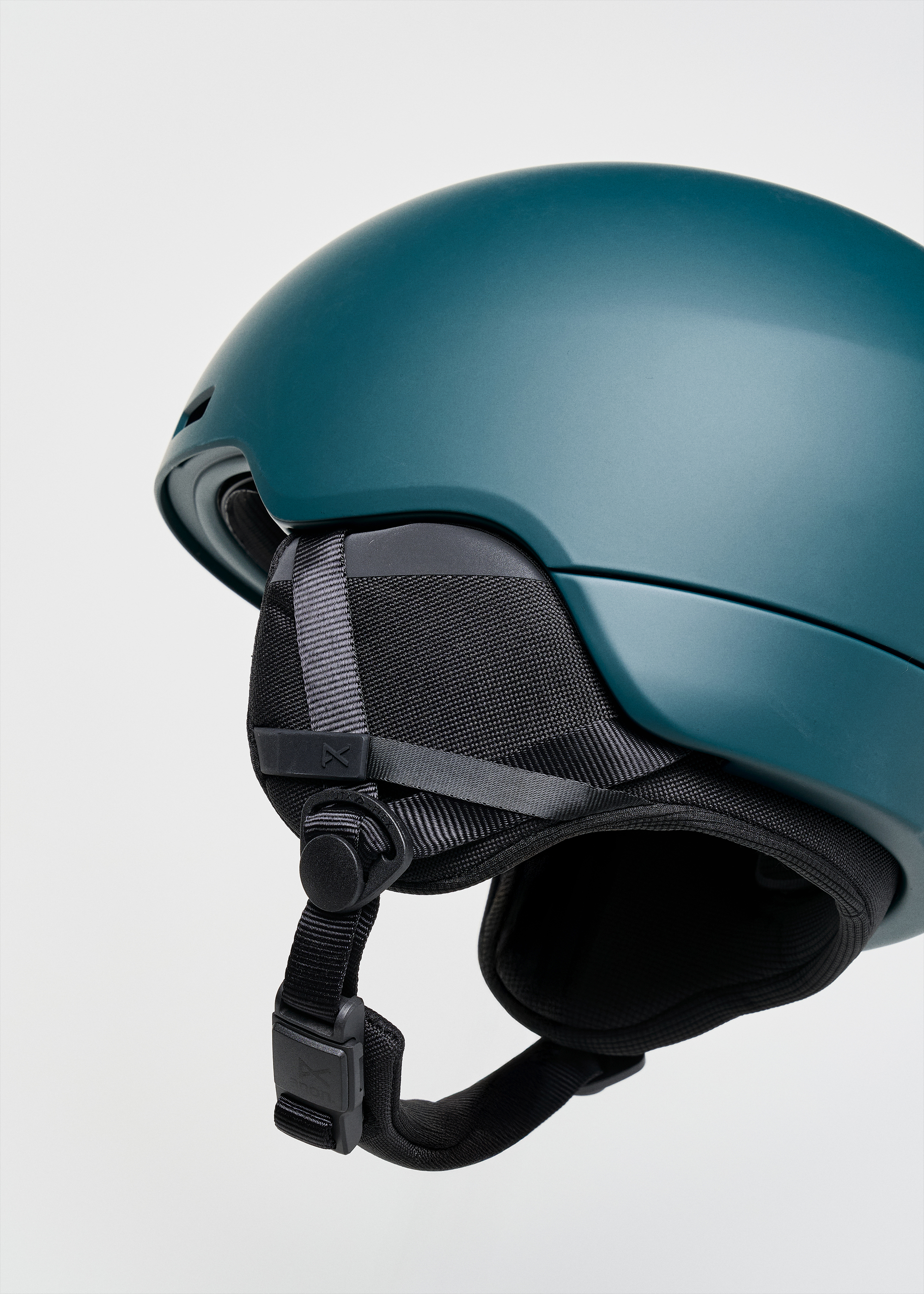 anaconda snowboard helmet Anon Kids' Define Ski & A classic shape equipped with everyday durability and hassle Burton Anon Windham WaveCel Ski