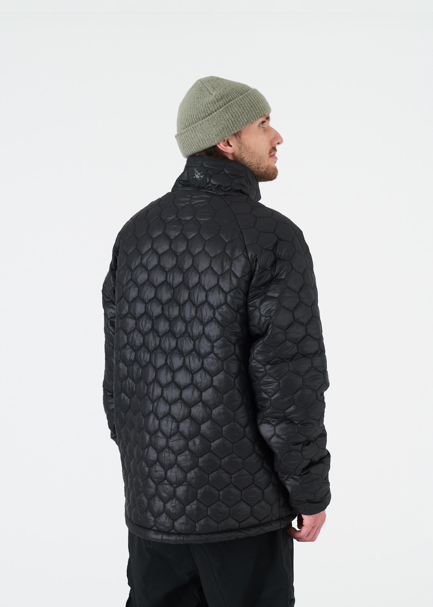 528215901_model_thesnowboardas
