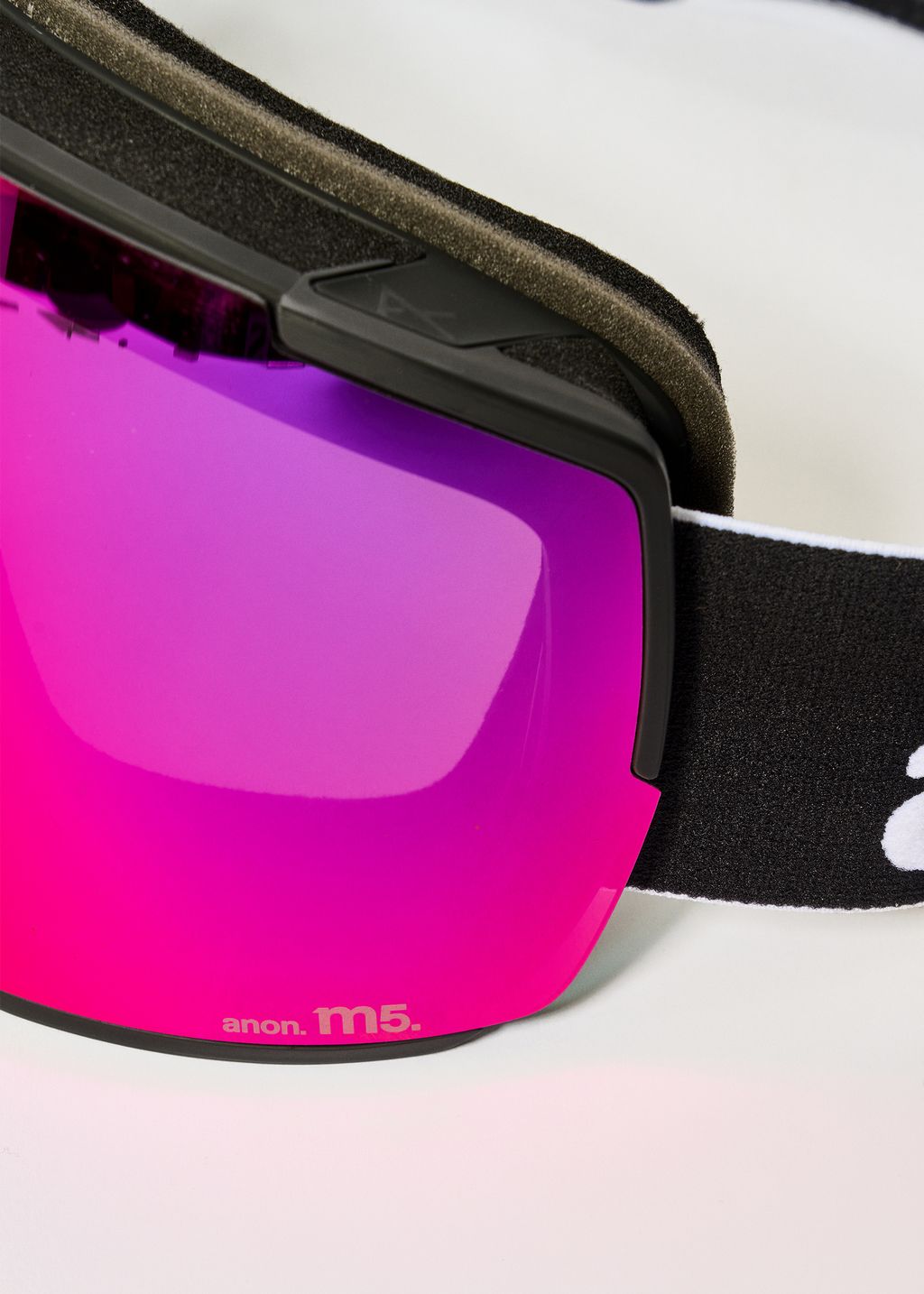 M5 Black / Perceive Sunny Red + Perceive Cloudy Burst Goggles