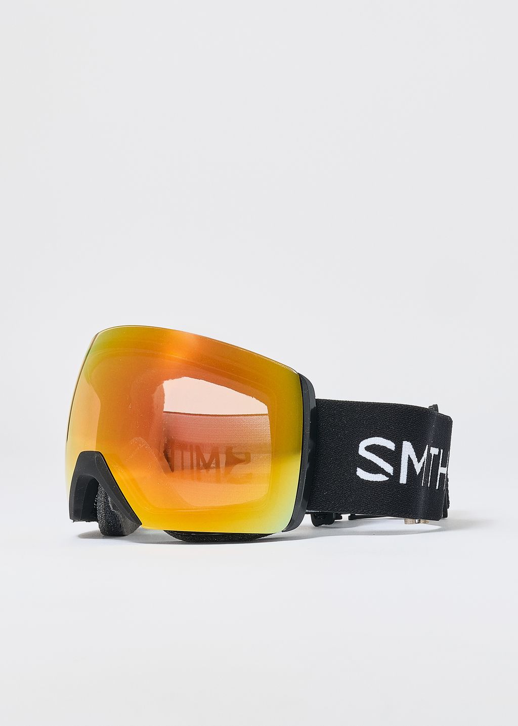Smith Skyline XL Black / ChromaPop Pro Photochromic Red Mirror
