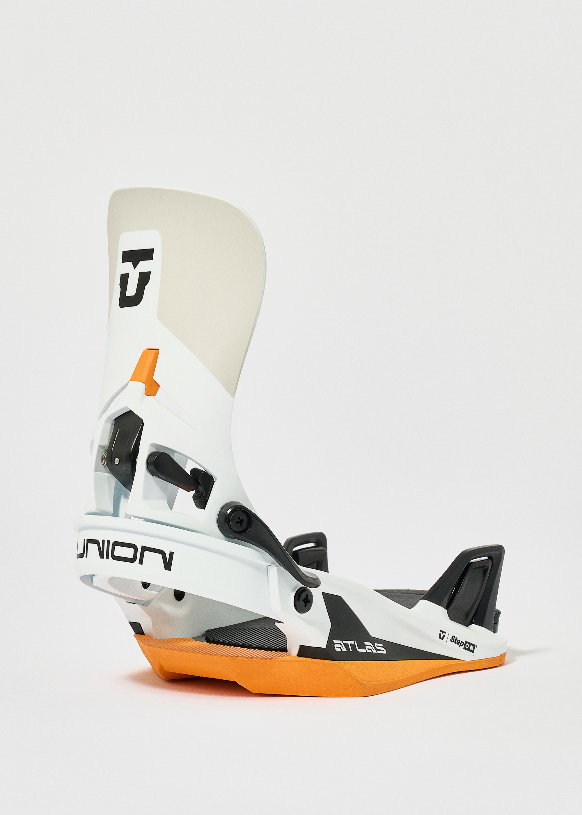 822449910_studio_thesnowboarda