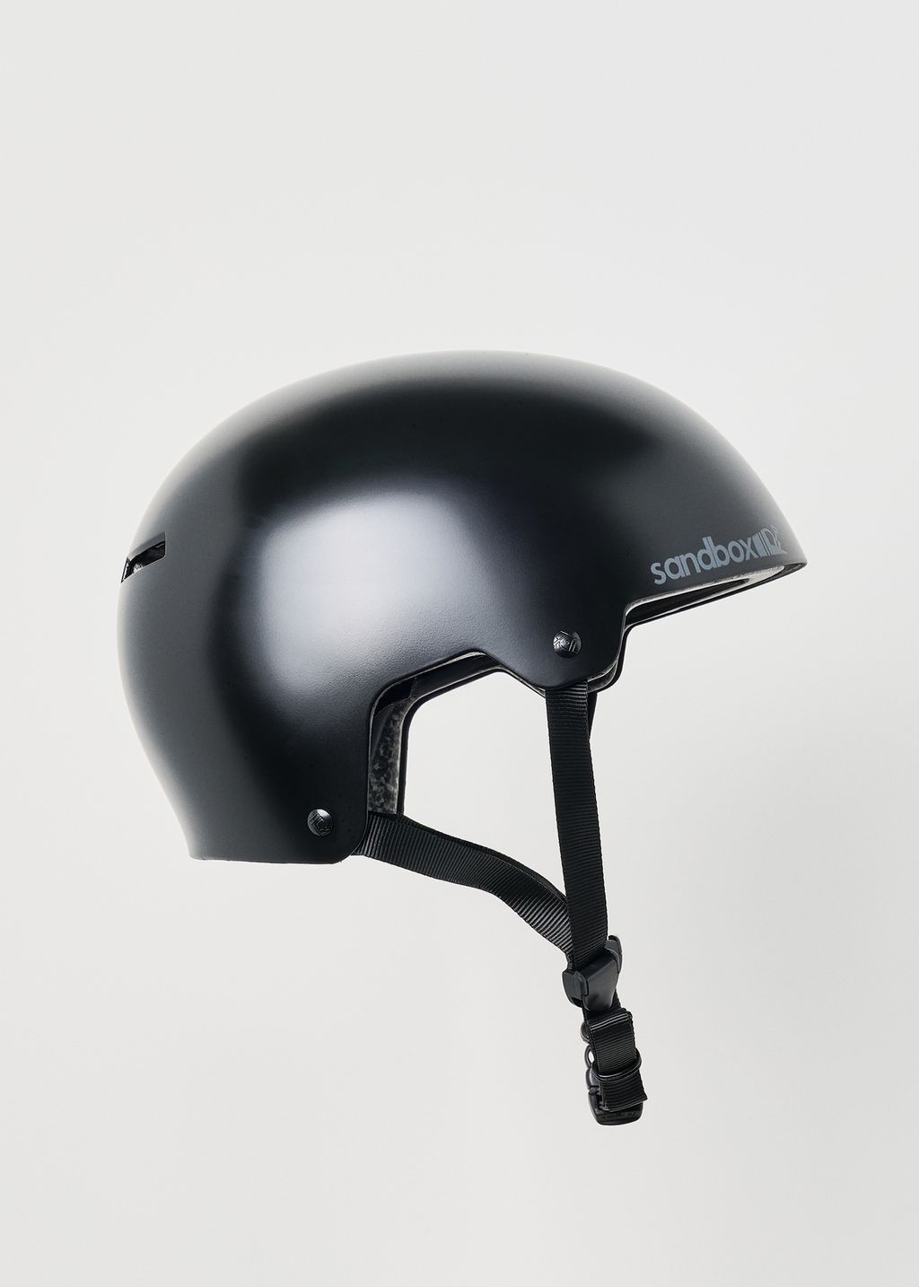 brain bucket snowboard helmet Sandbox Classic 2.0 Black S and protection for the avid snowboarder Shred Brain Bucket The Guy