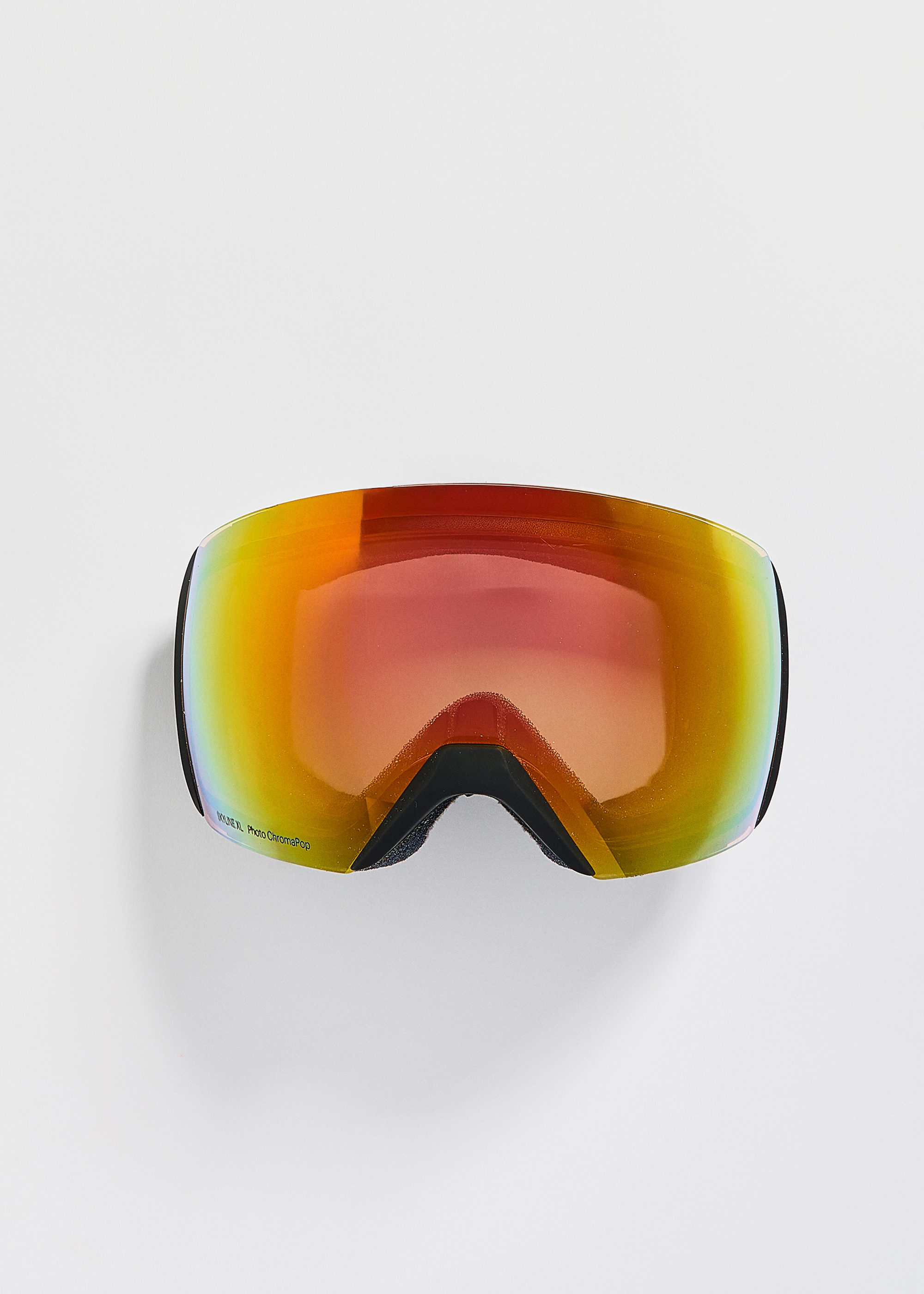 Smith Skyline XL Black / ChromaPop Pro Photochromic Red Mirror