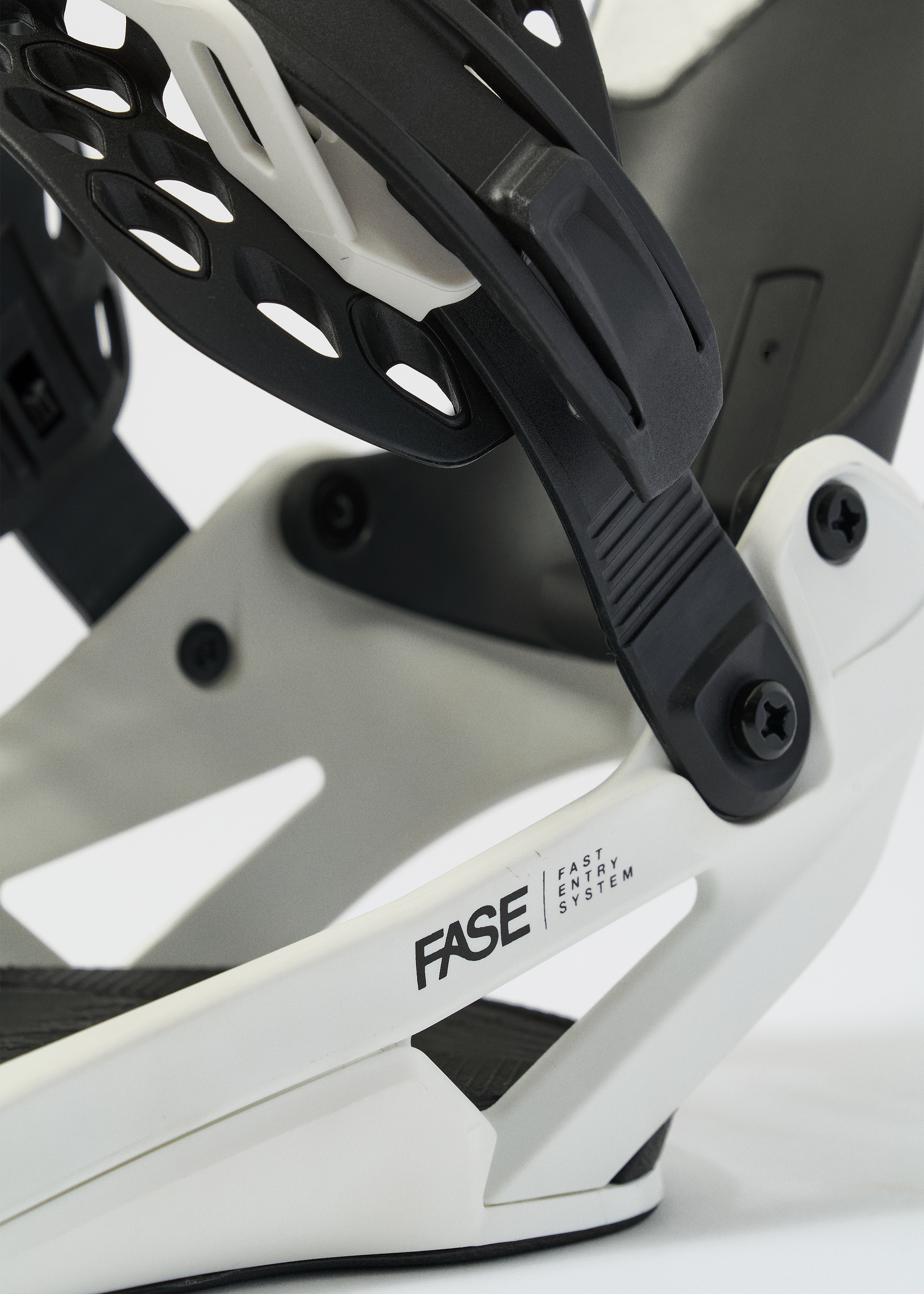 ThirtyTwo T32M FASE x Volcom Snowboard Bindings