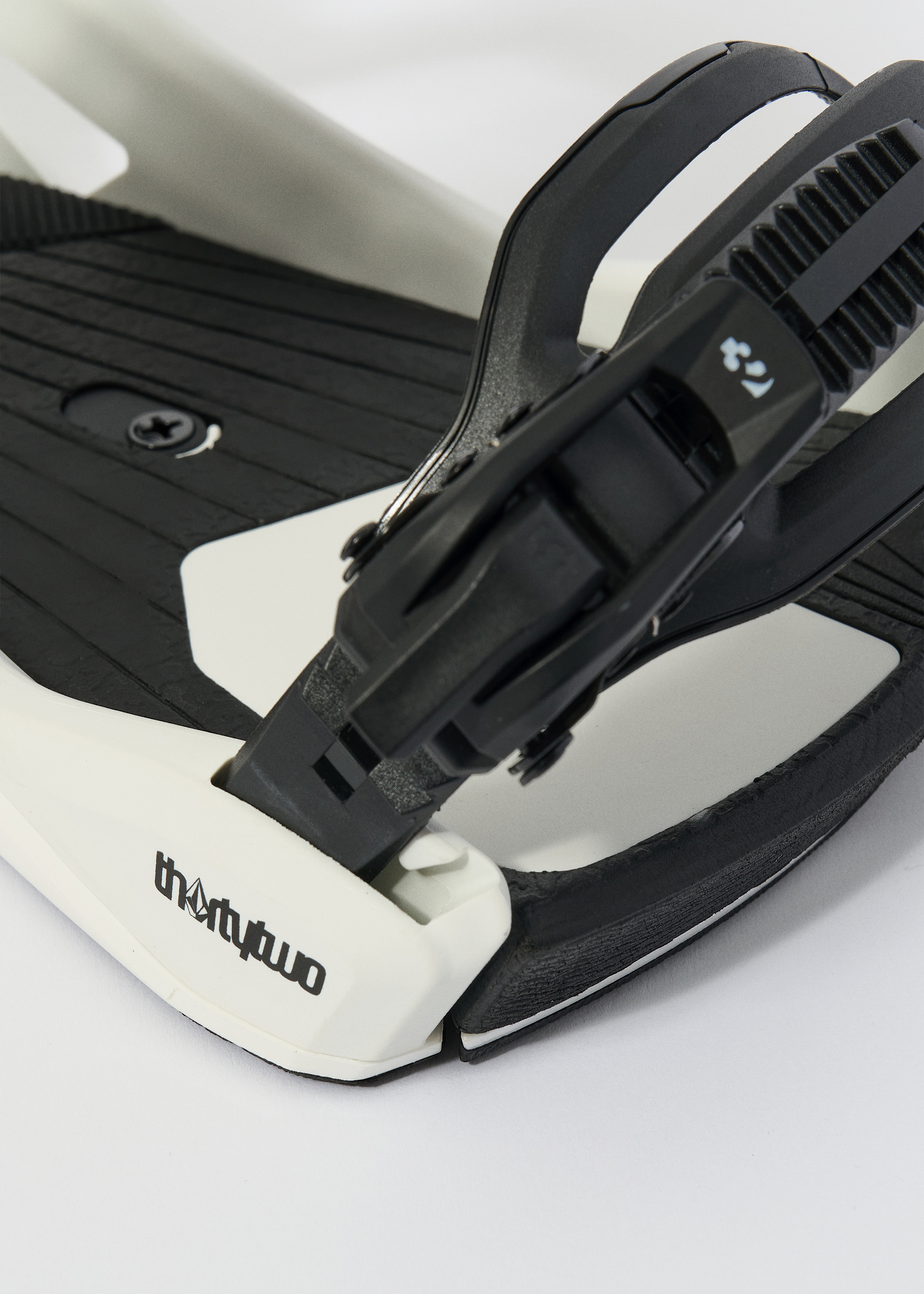 ThirtyTwo T32M FASE x Volcom Snowboard Bindings