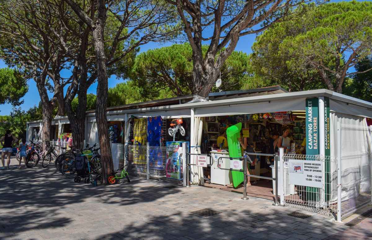 Camping Market shop for items and rentals
