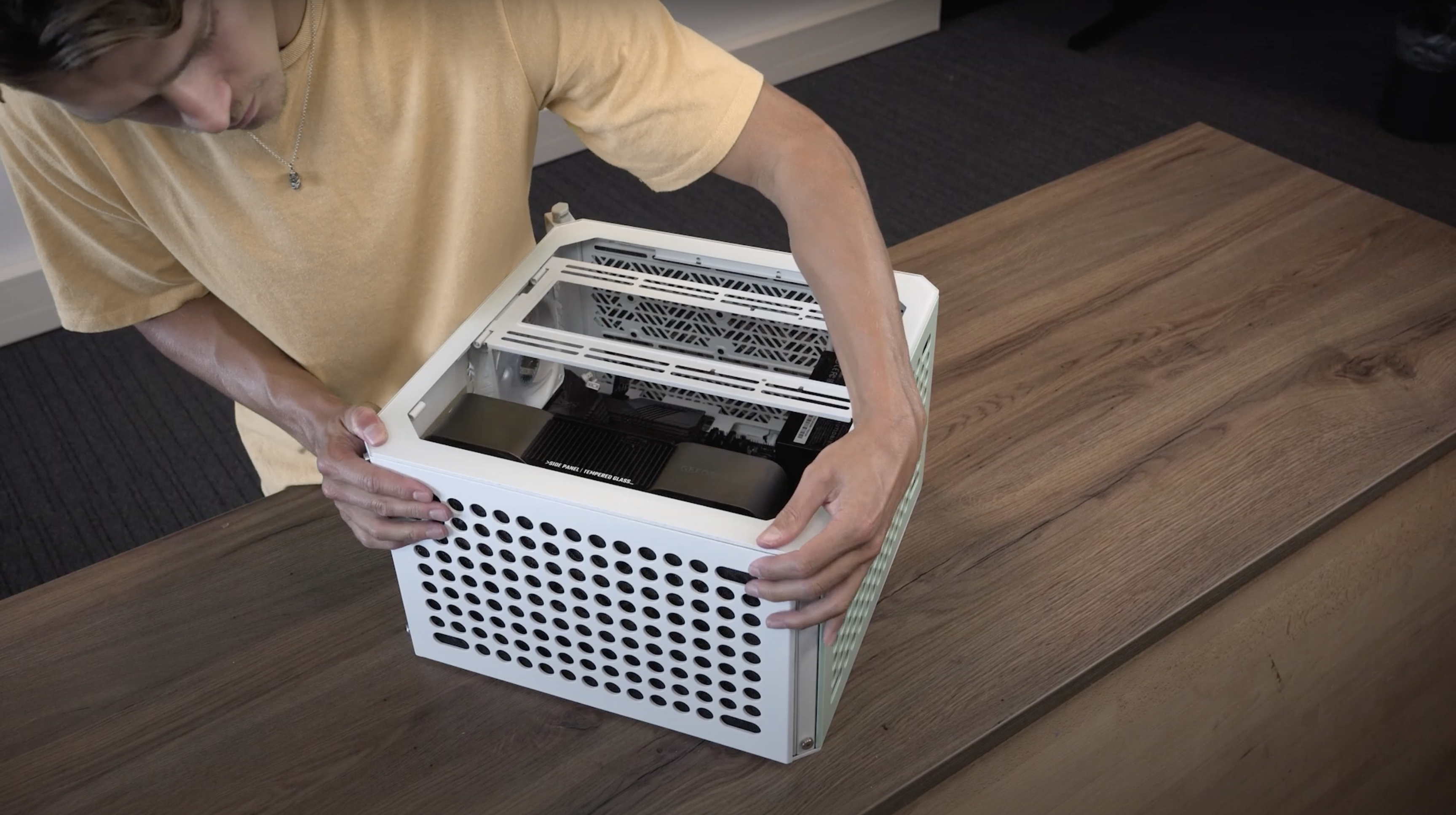 QUBE 500 Flatpack Macaron Edition | Cooler Master