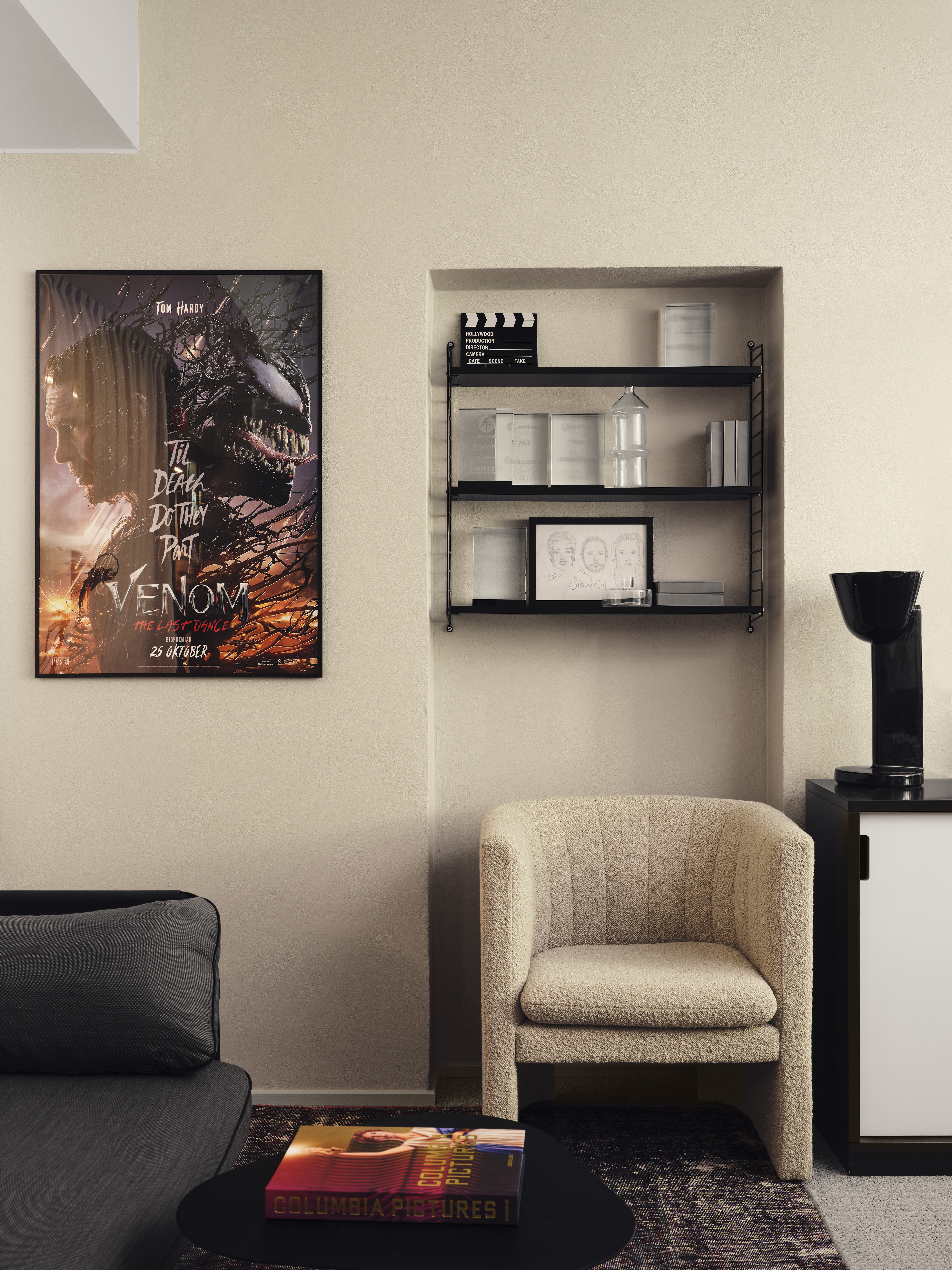 String System. Black panels / Shelves in black-stained ash