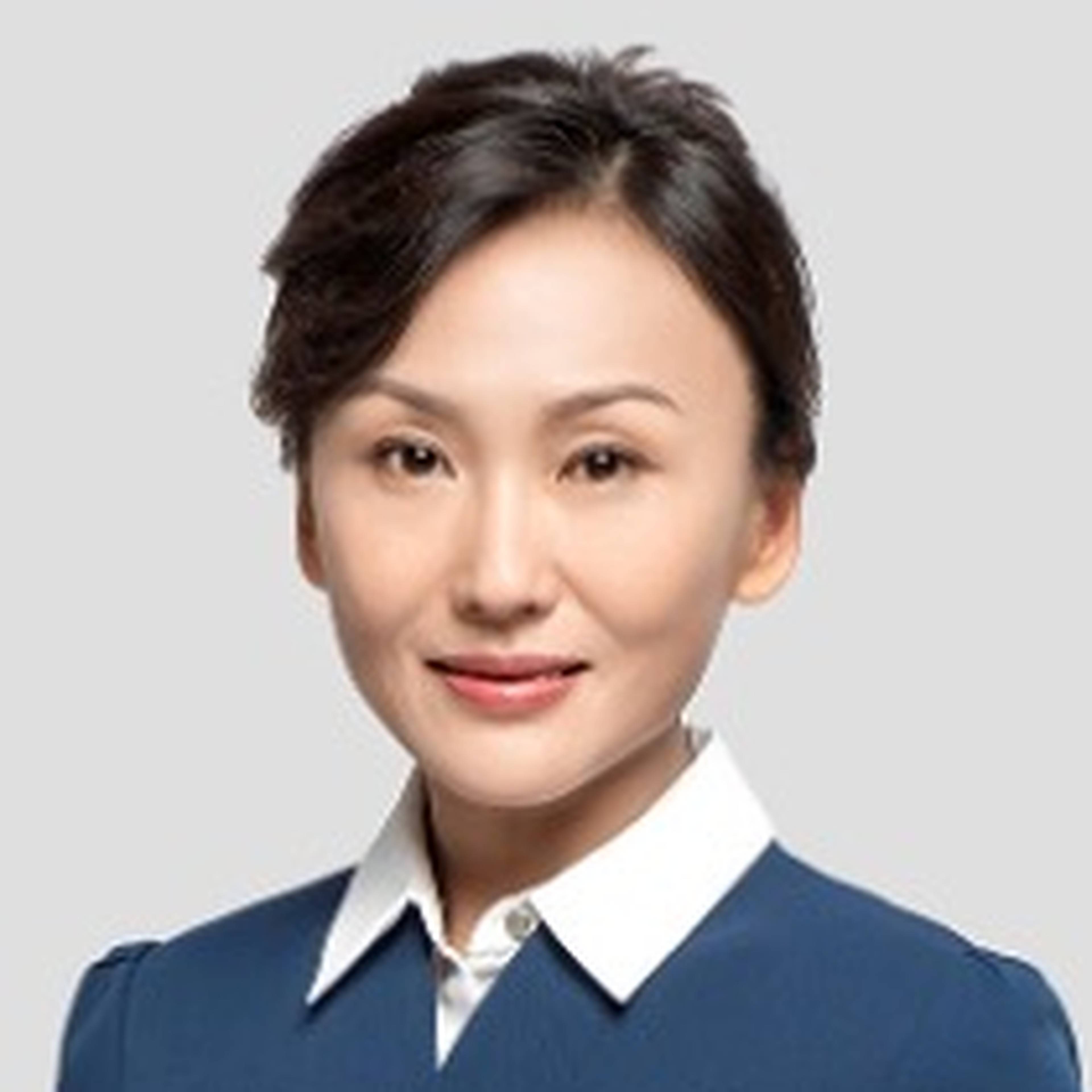 Headshot of Barbara Wang