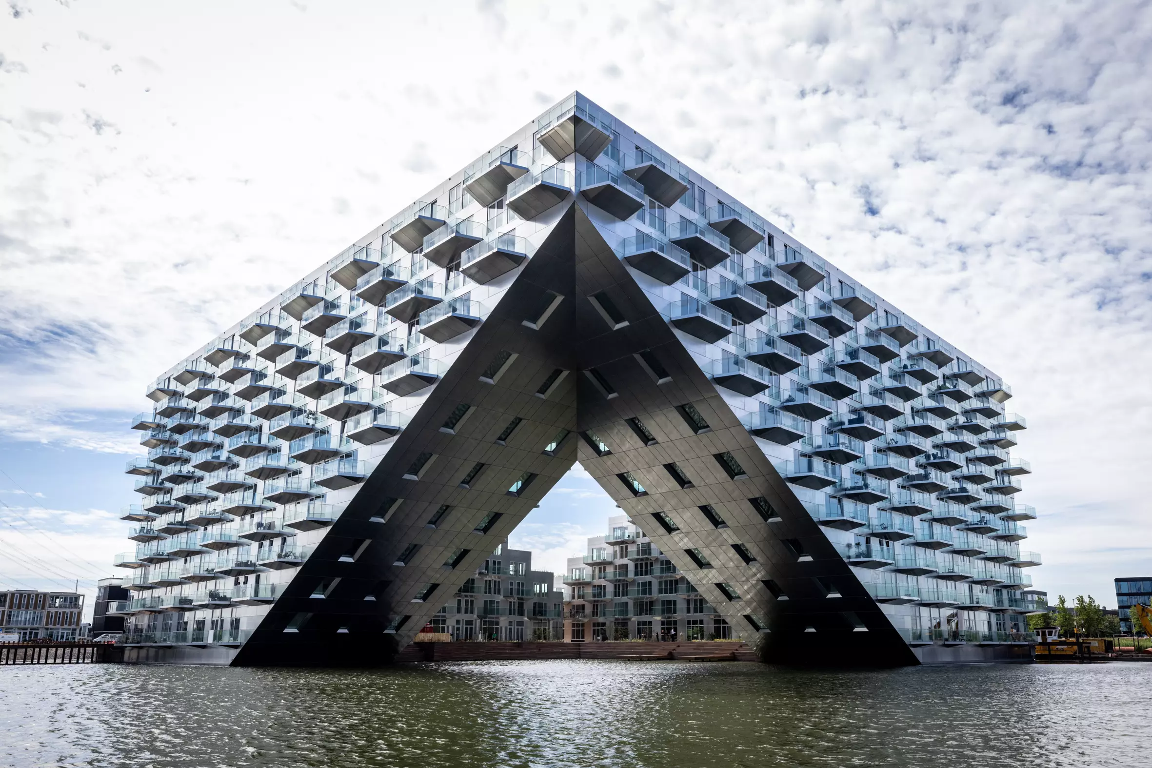 Innovative building in Amsterdam | BESIX - BESIX