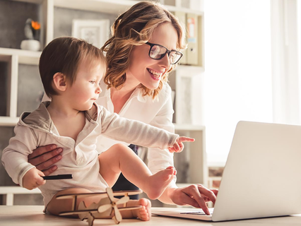 Smartworking: come la vita lavorativa delle donne (soprattutto delle mamme) può migliorare