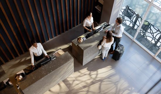 ¿Qué debe tener un PMS para hoteles?