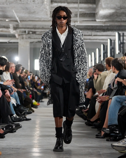 Look - 52 - Ami Paris