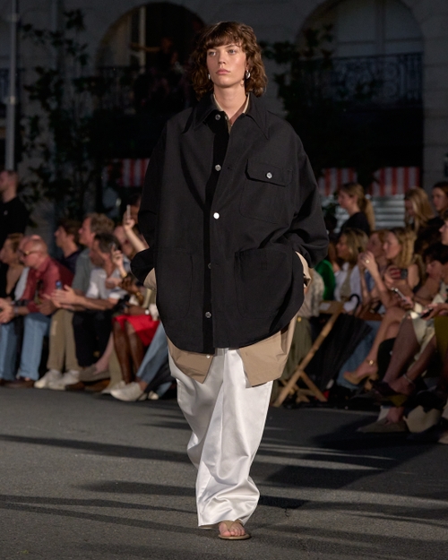 Look - 44 - Ami Paris