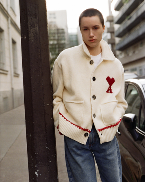  Woman - 1 - Ami Paris