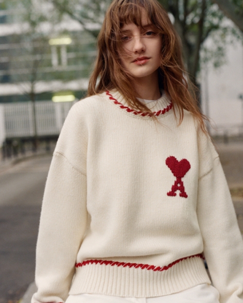  Woman - 1 - Ami Paris