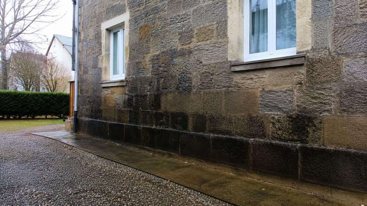 isoler un mur en pierre humide