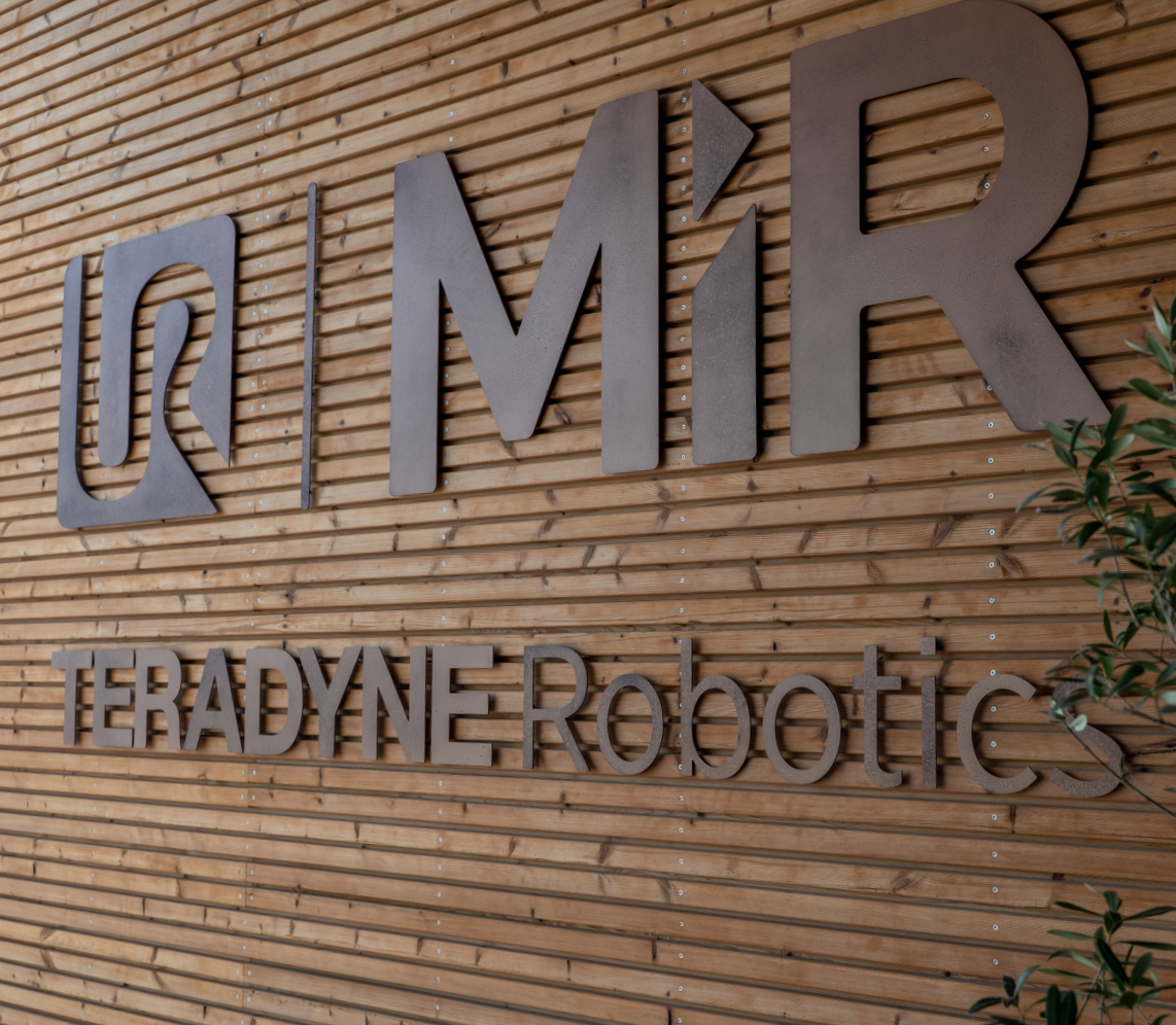 Case studie: Mobile Industrial Robots