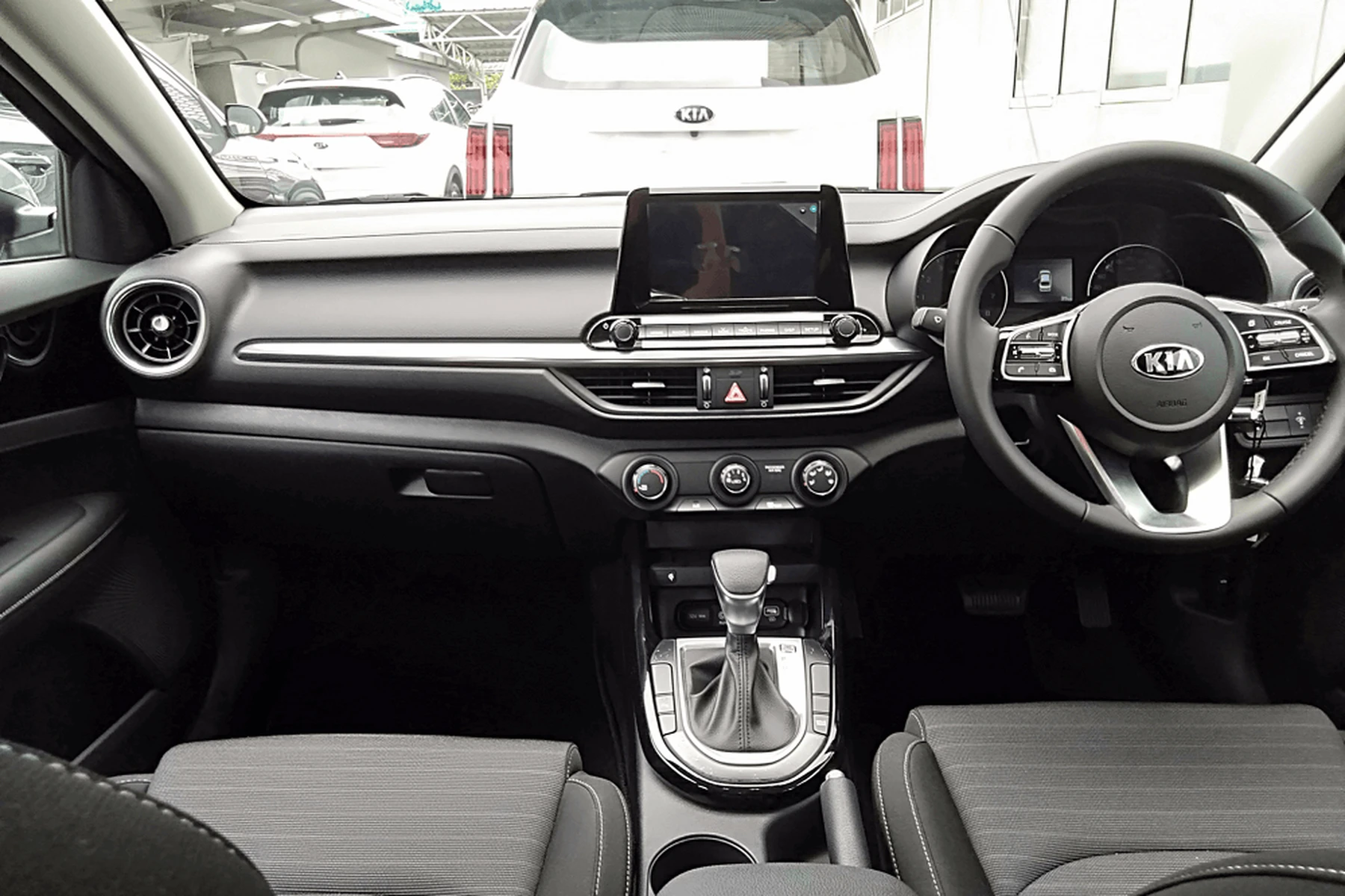 Try it or buy it, you’re in good hands in a Kia Cerato S with Safety Pack