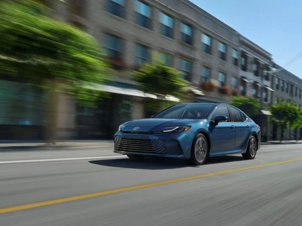Toyota Camry Ascent Hybrid