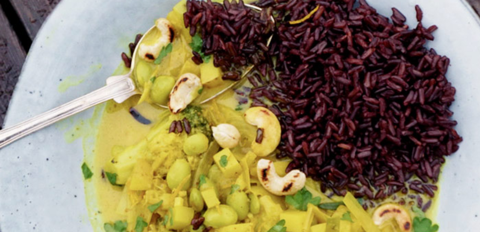 Bloggbild för: Recept: Thaigryta med svart ris och cashewnötter
