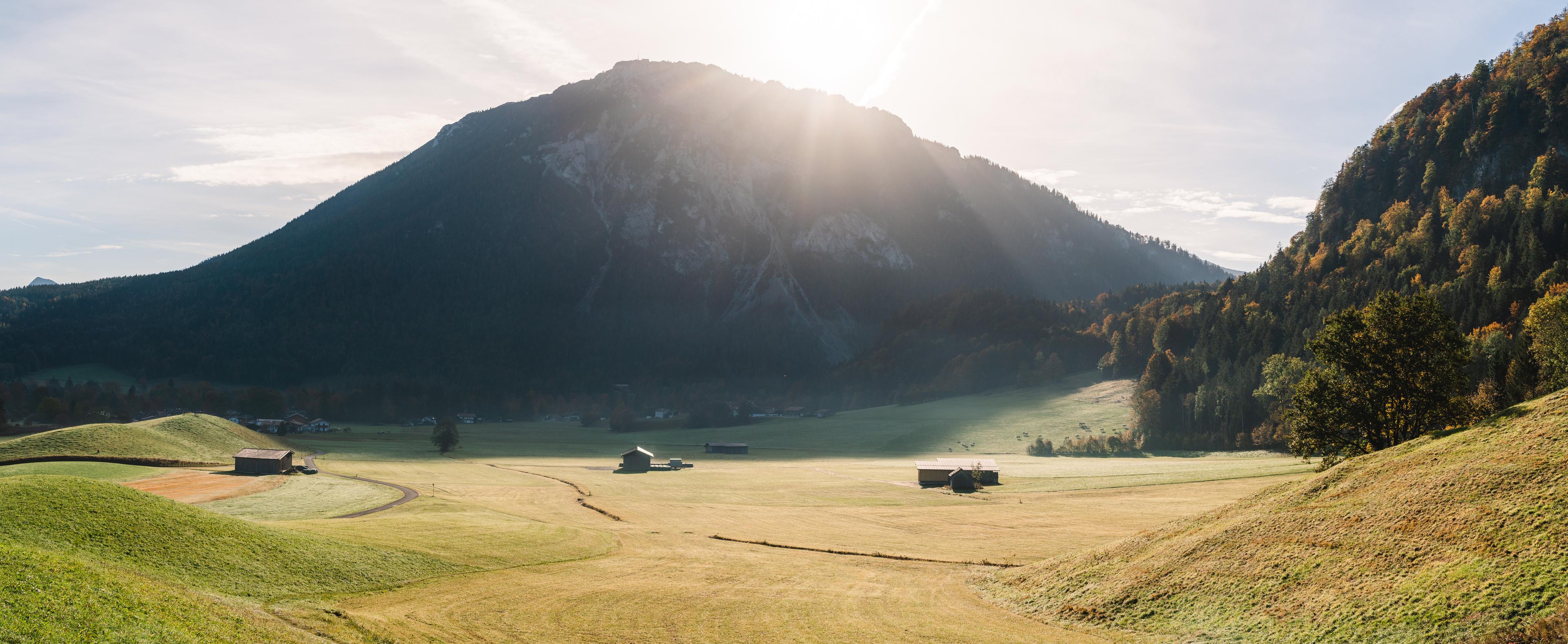 RUH Berge Wiese