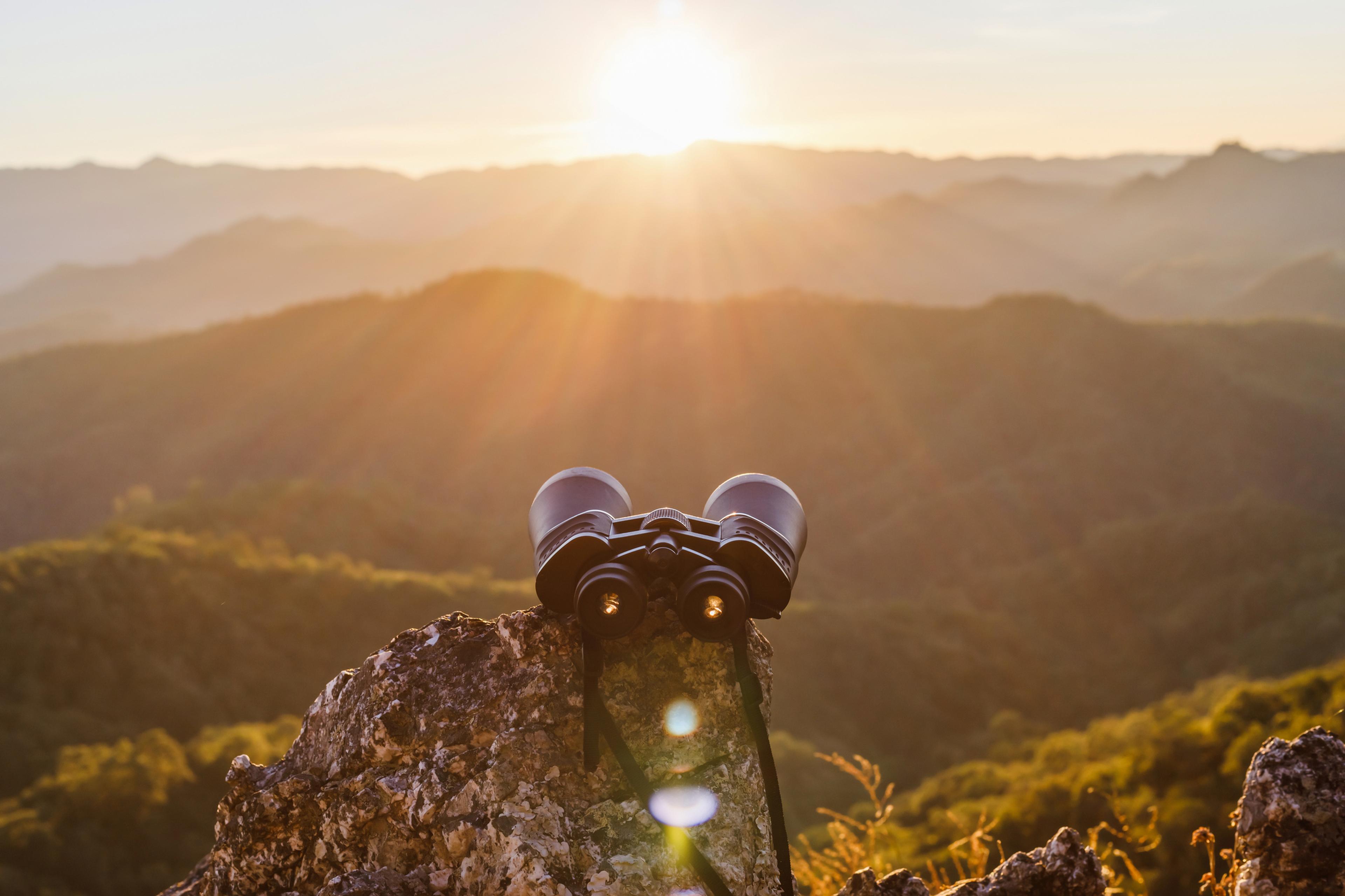 fernglas auf berg