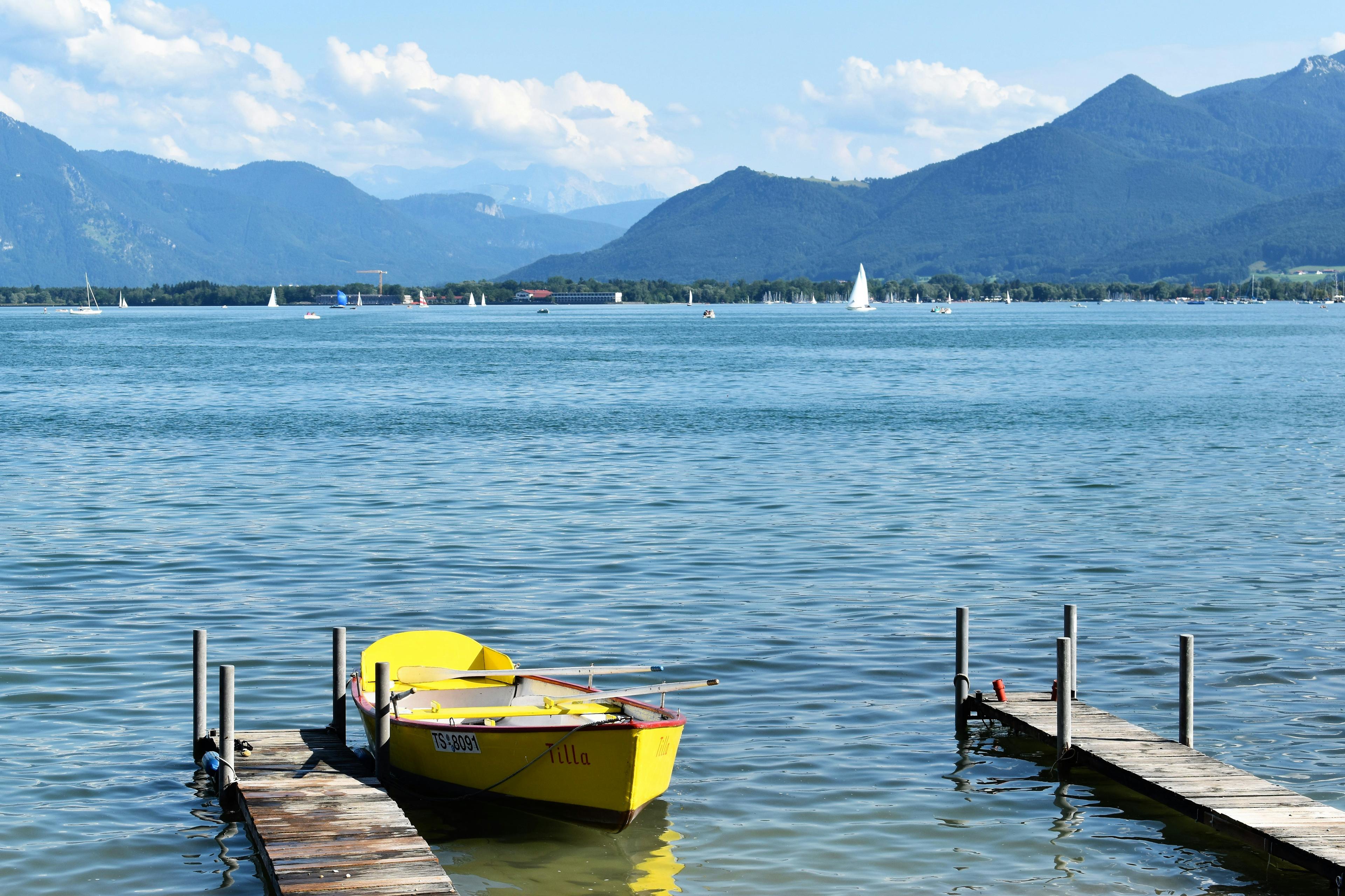 Ausblicke auf den Chiemsee bei Prien am Chiemsee