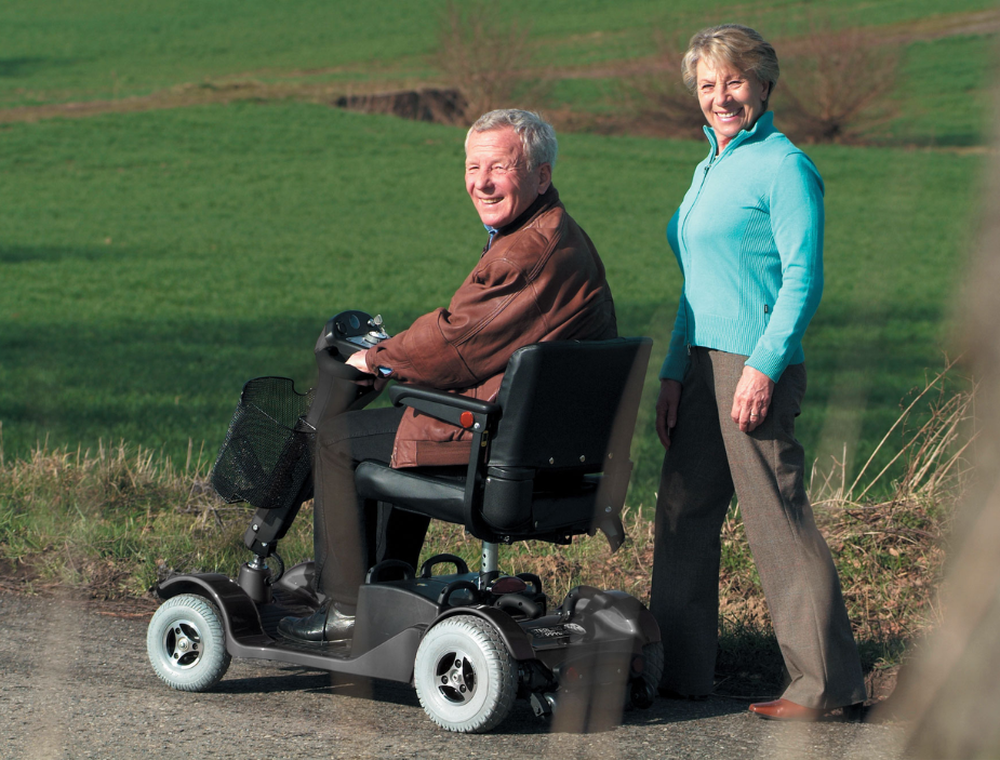 Aluminium & Travel Mobility Scooters in Hampshire - Sapphire 2 Mobility Scooter For Sale at Solent Mobility Scooters