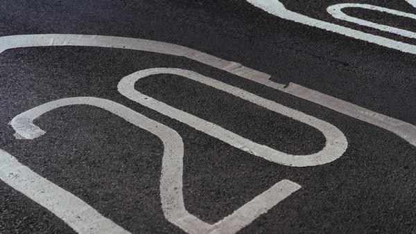 20mph speed limit road marking