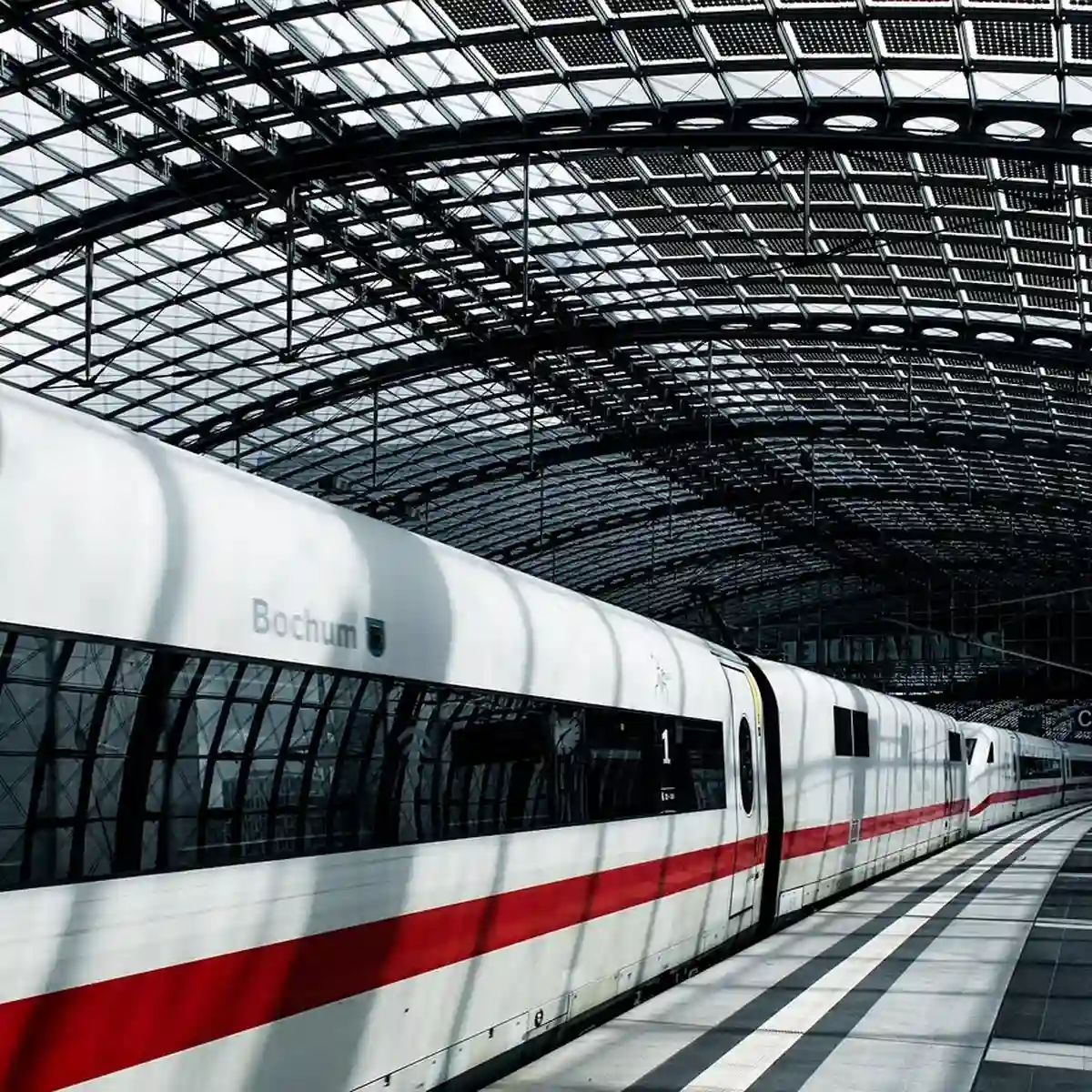 Wo kann ich Bahnreisen buchen?