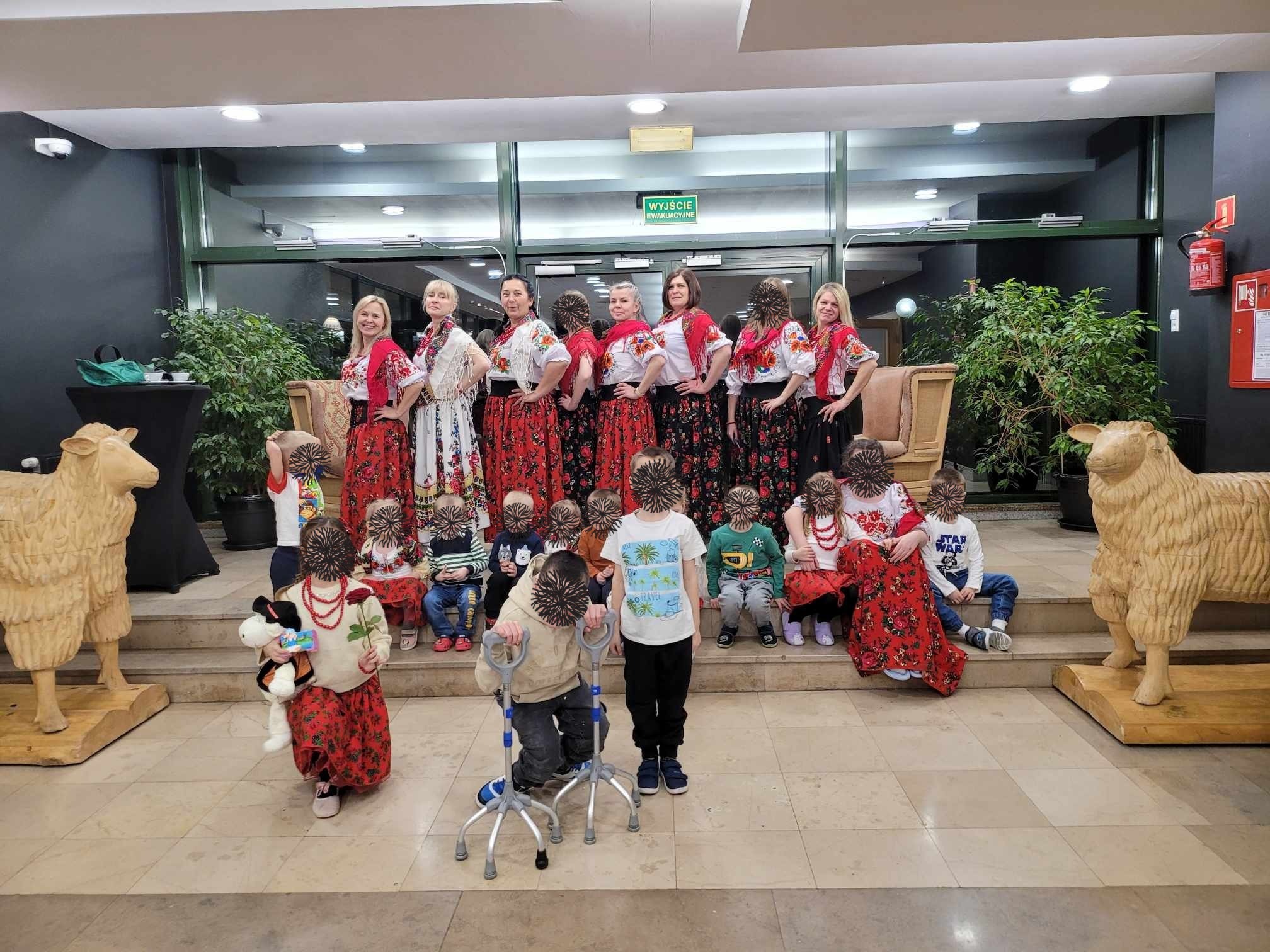 Zdjęcie z Domu Dziecka nr 16 – 11 z 12