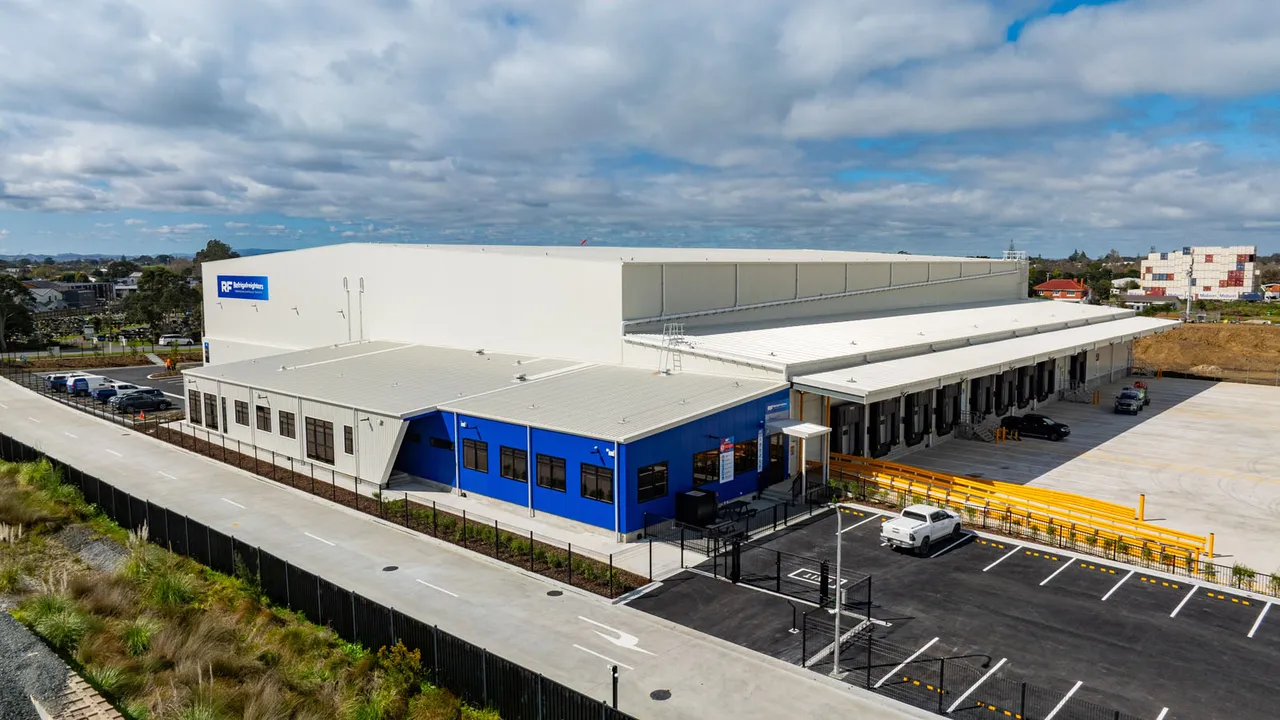 The 7,750m² cold storage and distribution facility provides a purpose-built home for tenant Refrigafreighters.