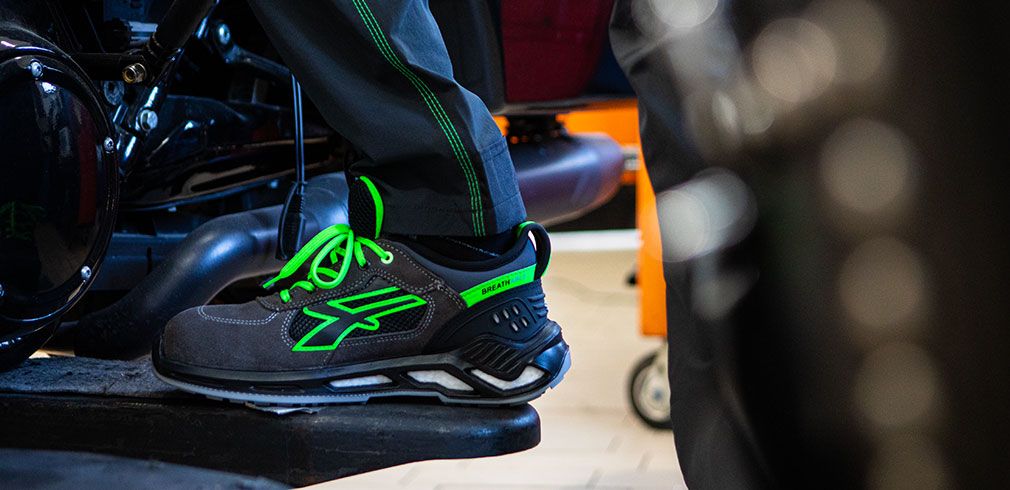Why safety shoes are essential at work