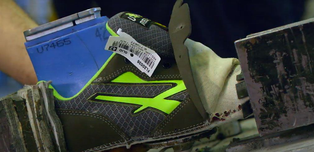 test di conformita puntale scarpe da lavoro