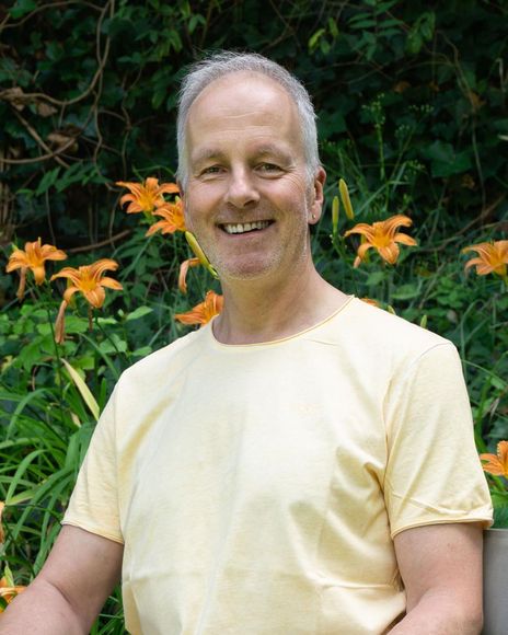 Klaus P Schrettenbrunner
