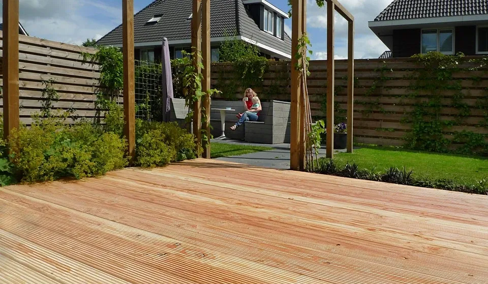 Vlonderplanken in de tuin