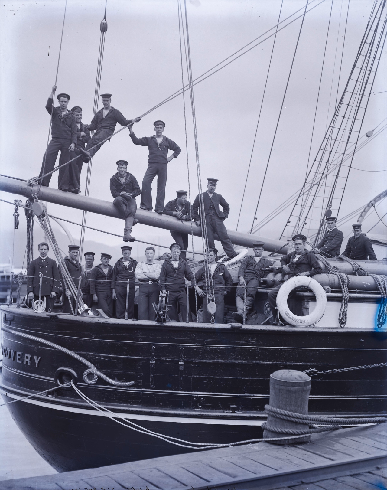 The crew of the 'Discovery' during the British National Antarctic Expedition of 1901–1904, led by Robert Falcon Scott. Canterbury Museum 1940.193.1399