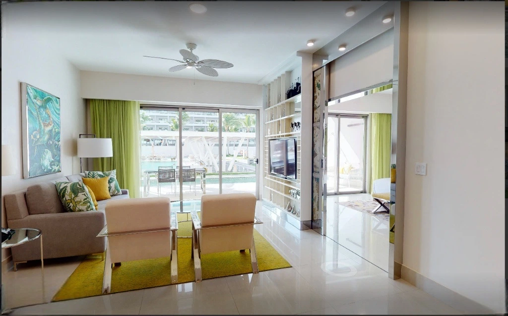 inside view of the 2 bedroom swim up