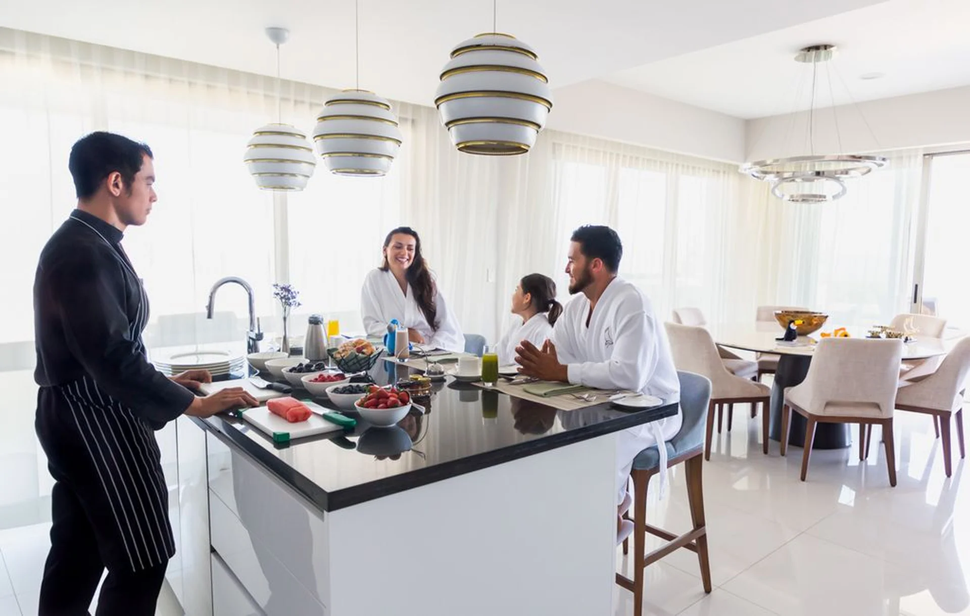 family-enjoying-the-private-chef-experience