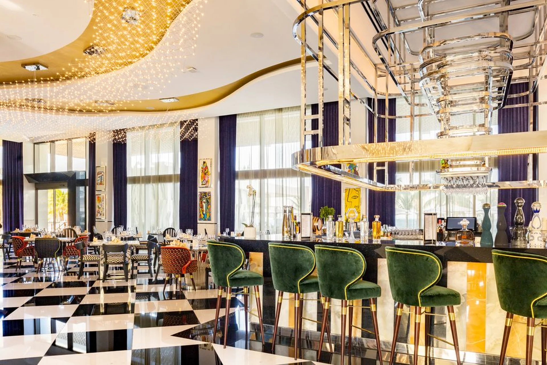 Bar del restaurante NOI en el lujoso Hotel Mousai Cancún