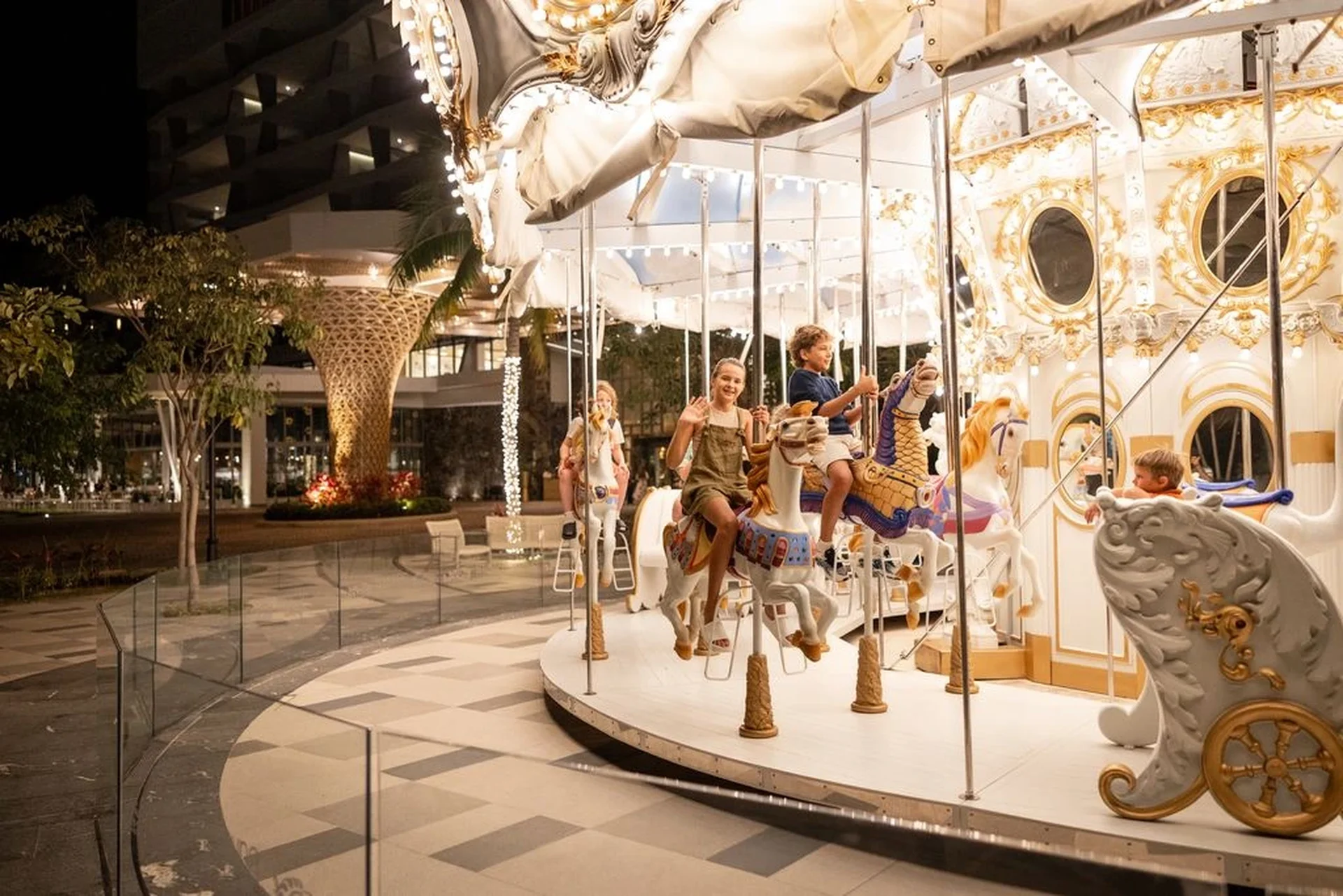 Tierra luna carrousel cancun