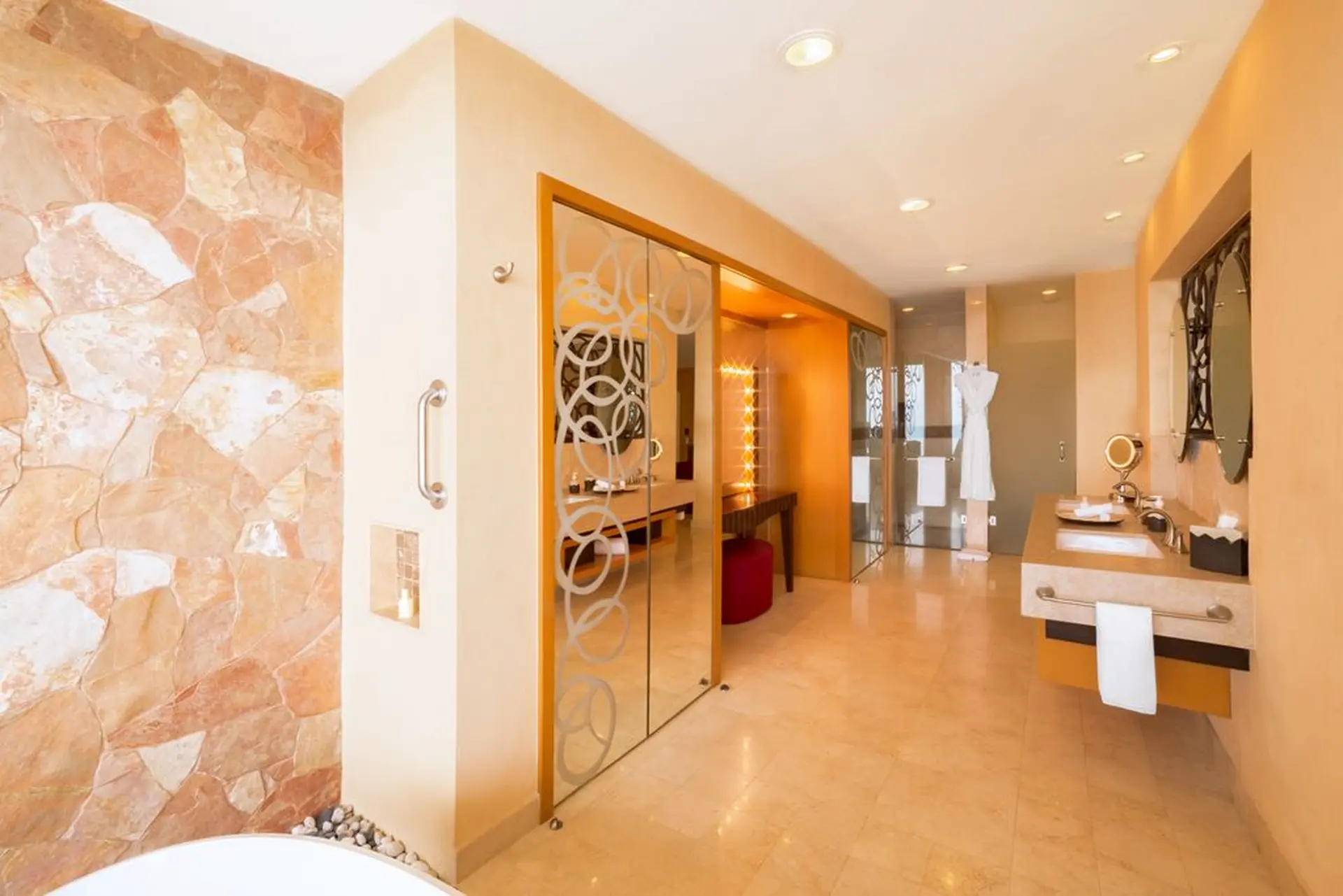Mountain Collection Studio — official resort gallery view 3
