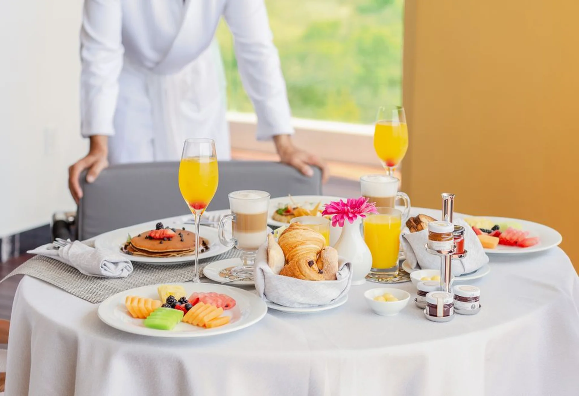 room service mousai