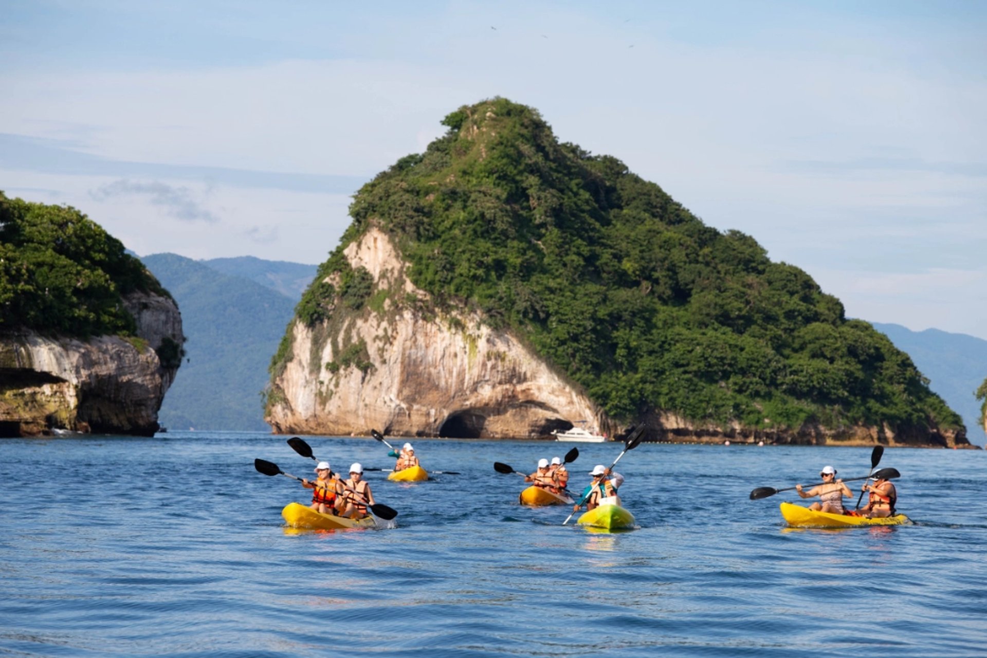 social groups kayak activities
