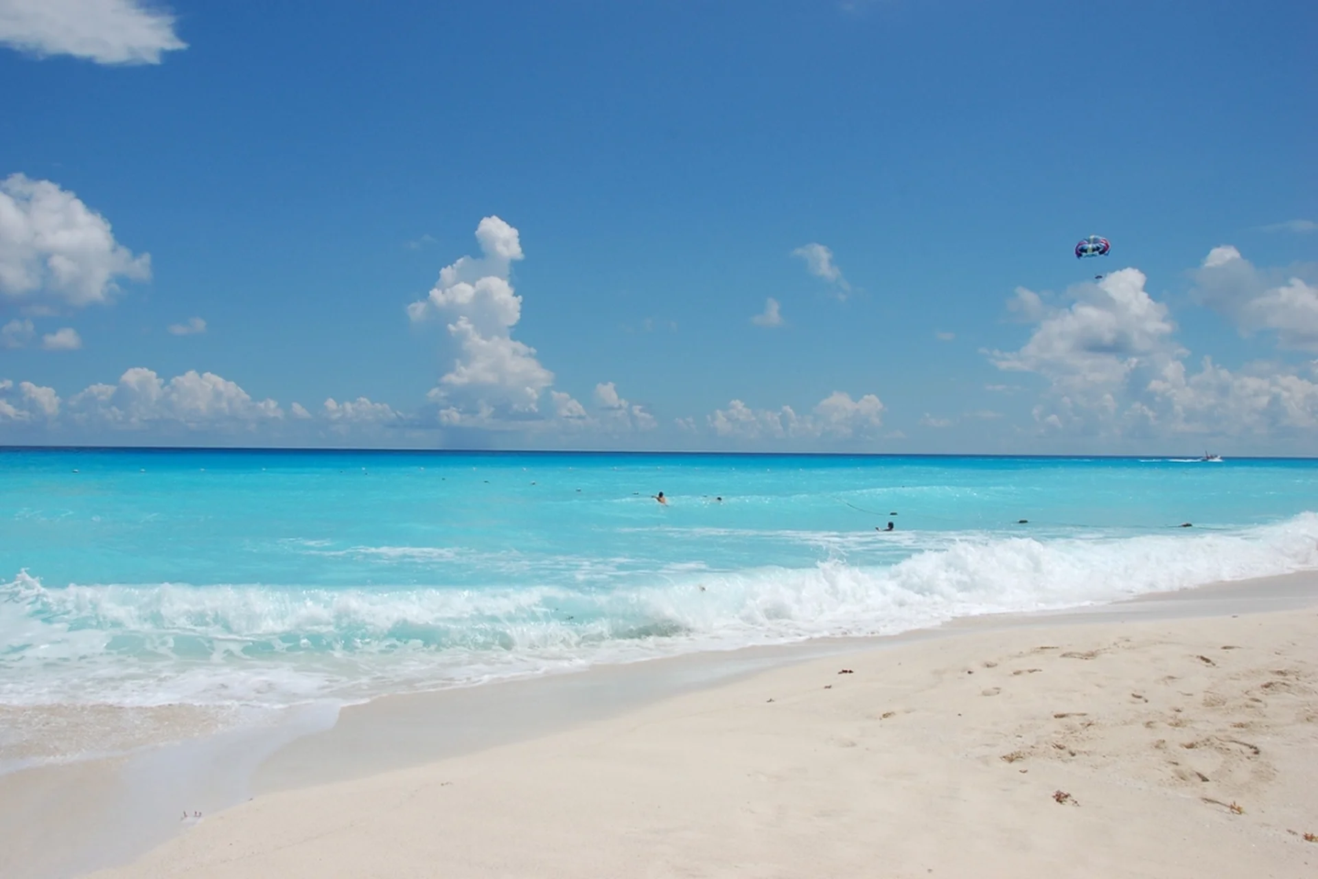 garza blanca cancun beach weather