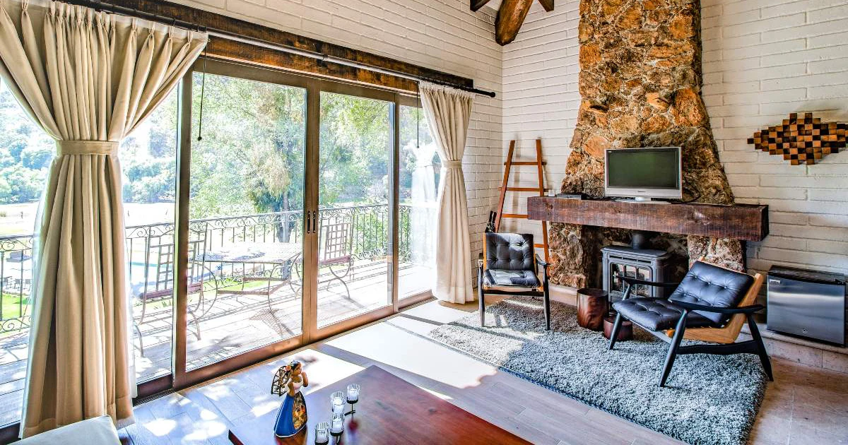 Cozy cabin in the middle of the forest at Sierra Lago