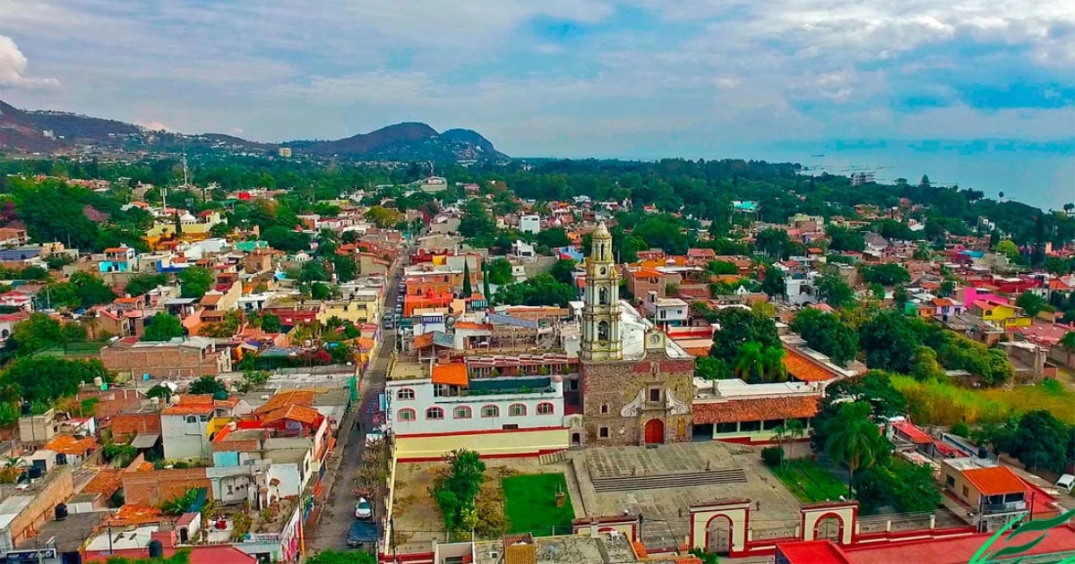 Aerial view of Ajijic with its parish church and Lake Chapala beyond